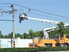 人工智能造帶電工作機器人出現第四代